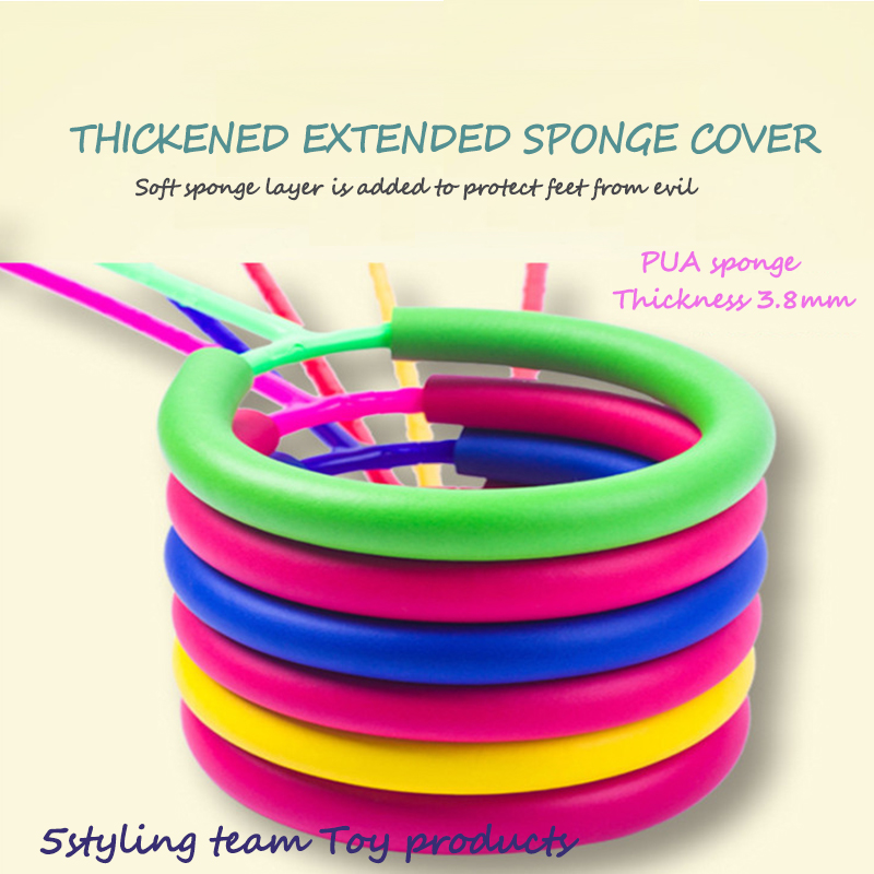 Děti z skákacího míčku, skákacího míče, skákacího míče, skákacího míče, skákacího míče, skákacího kroužku, tanečního míče.